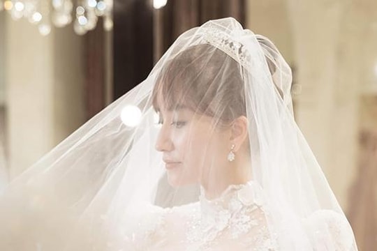 Khánh Thi thử váy cưới, Hòa Minzy hóa công chúa trong ngày sinh nhật