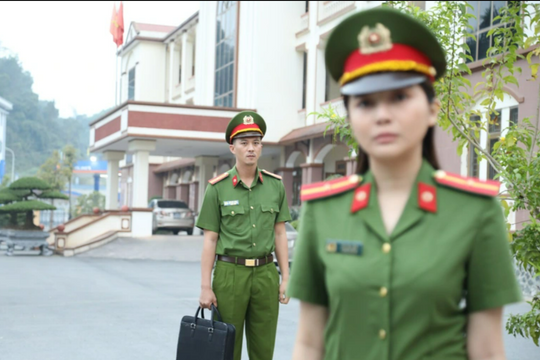 Đạo diễn 'Bão ngầm' tiết lộ hậu trường và cái kết phim không ngờ 