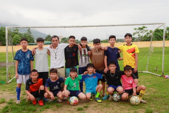 Thiếu niên Quế Phong đặt mục tiêu lọt vào tứ kết Giải bóng đá TN-NĐ Cúp Báo Nghệ An