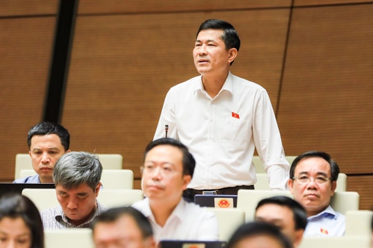 Giáo sư Thái Văn Thành nêu ý kiến về giá sách giáo khoa tại diễn đàn Quốc hội