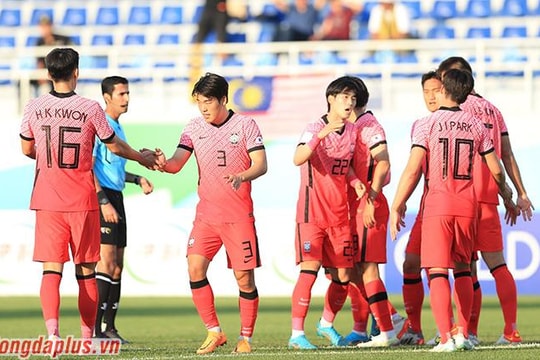 HLV U23 Thái Lan phủ nhận gặp may khi cầm hòa U23 Việt Nam; U23 Hàn Quốc - U23 Malaysia: Nhà vô địch thắng đậm