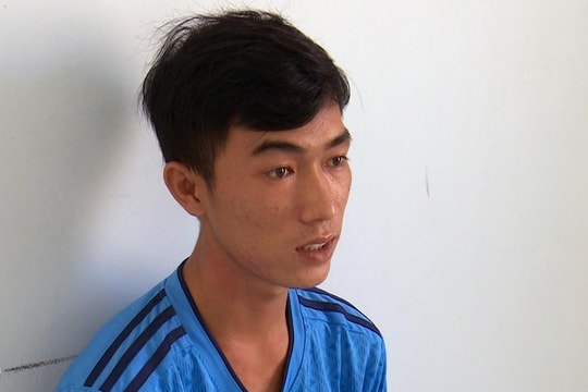 Trộm tiền của bà ngoại mua iPhone 13 Pro Max tặng bạn gái