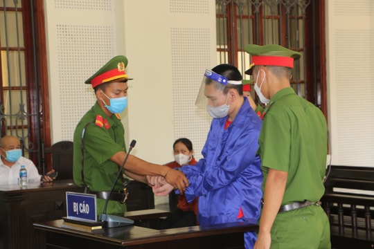 Hành khách thiếu nợ sát hại tài xế taxi lĩnh án chung thân