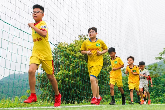 Người dân miền núi háo hức chờ đón Giải Bóng đá Thiếu niên - Nhi đồng Cúp Báo Nghệ An 