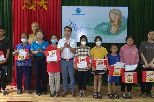  Chương trình 'Mẹ đỡ đầu' ở Cửa Lò