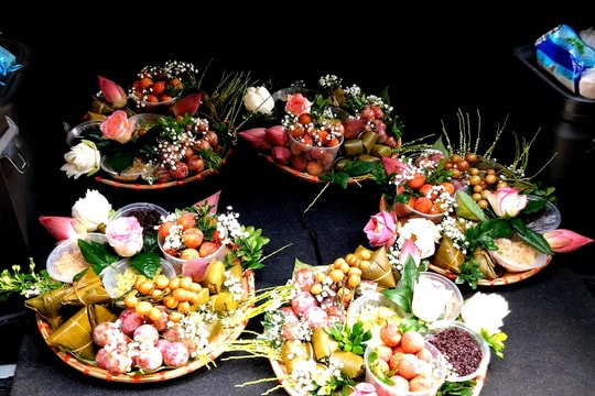 Thị trường Tết Đoan ngọ sôi động, nhiều mặt hàng tăng giá nhẹ