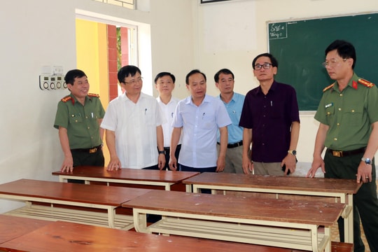 Phó Chủ tịch UBND tỉnh Bùi Đình Long kiểm tra công tác chuẩn bị cho kỳ thi vào lớp 10