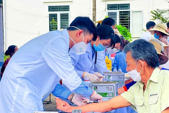 MEDLATEC tài trợ xét nghiệm kiểm tra sức khỏe cho hơn 300 người dân tỉnh Nghệ An