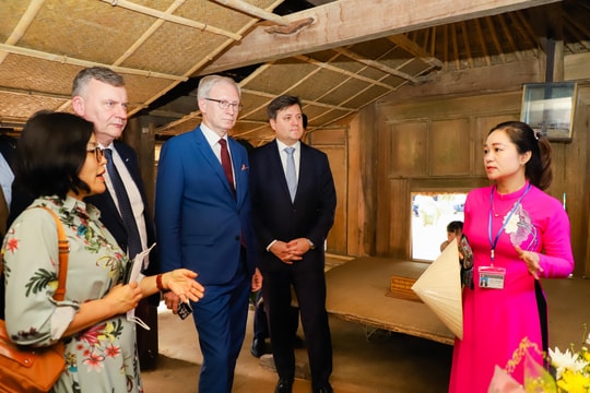 Đoàn Nghị sĩ Quốc hội và Đại sứ nước Cộng hòa Ba Lan thăm, làm việc tại Nghệ An