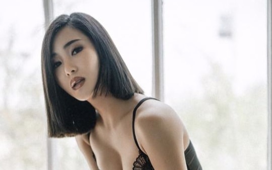 Hương Tràm ngày càng gợi cảm sau 3 năm ở Mỹ