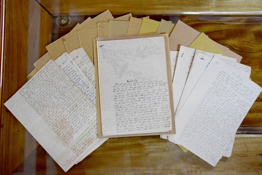 Những lá thư của liệt sĩ Hoàng Kim Giao về với Khu Di tích lịch sử Quốc gia Truông Bồn