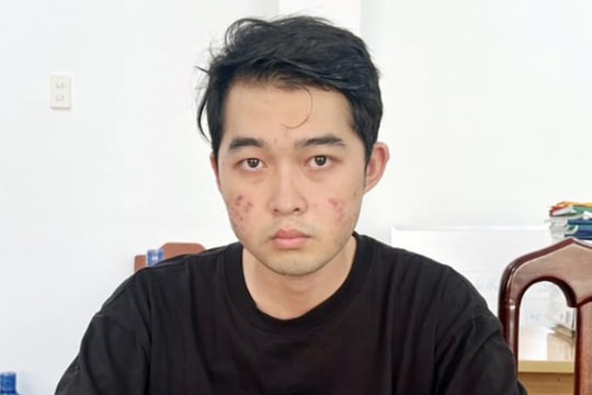 Người lừa hàng trăm sinh viên 'mua hàng trả góp' ra đầu thú