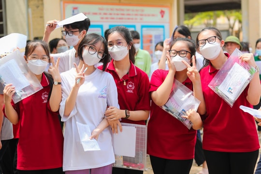 Nghệ An: Thí sinh ‘cháy hết mình’ với đề thi môn Ngữ văn lớp 10