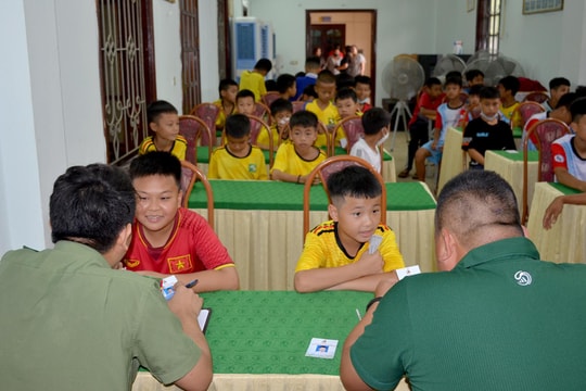 Giải Bóng đá Thiếu niên - Nhi đồng Cúp Báo Nghệ An: Nhiều cầu thủ thể chất nổi trội, đặc biệt là chiều cao