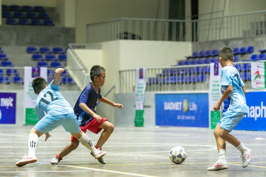 Bên lề sân cỏ Giải Bóng đá Thiếu niên - Nhi đồng Cúp Báo Nghệ An: ‘Sơn Tinh thắng Thuỷ Tinh’ chỉ có trong truyền thuyết