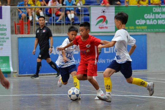 Nhi đồng Thị xã Hoàng Mai chiến thắng áp đảo Nhi đồng Cửa Lò với tỷ số 4-0