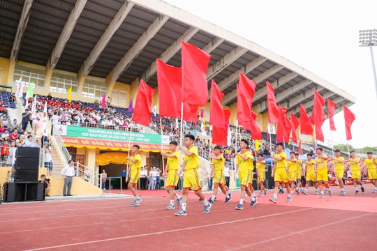 Những hình ảnh đẹp tại Lễ Khai mạc Giải bóng đá Thiếu niên - Nhi đồng Cúp Báo Nghệ An lần thứ 24