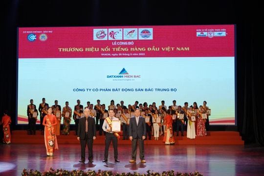 Đất Xanh Bắc Trung Bộ tiếp tục lọt Top 50 Thương hiệu nổi tiếng hàng đầu Việt Nam