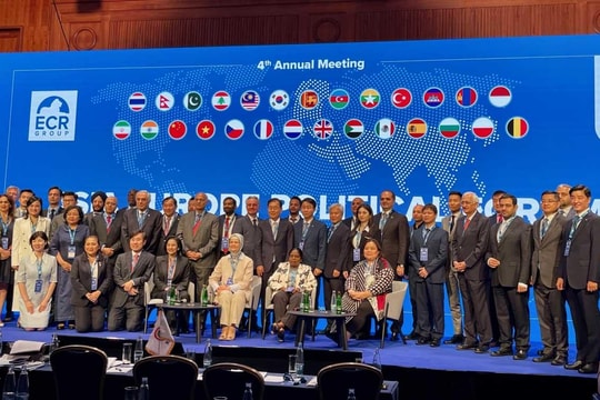 Đoàn đại biểu Đảng Cộng sản Việt Nam tham dự Diễn đàn Chính trị Á- Âu lần 4