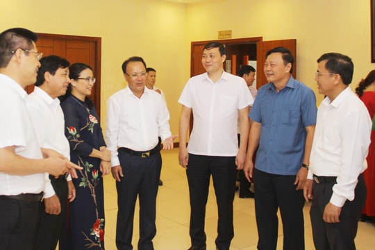 Thường trực Hội đồng nhân dân tỉnh trao đổi kinh nghiệm tổ chức kỳ họp chuyên đề