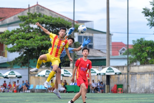 Đội Thiếu niên thị xã Hoàng Mai 'thắng nhàn' trước Đội Thiếu niên thị xã Cửa Lò