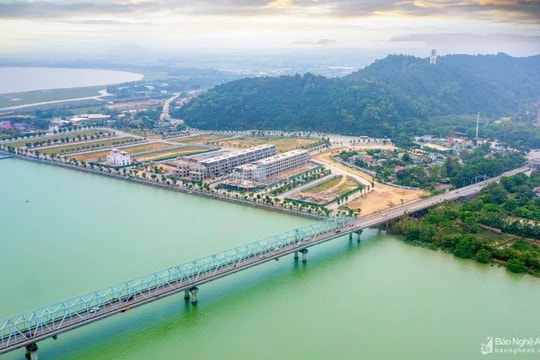 Vinh - thành phố bên bờ sông