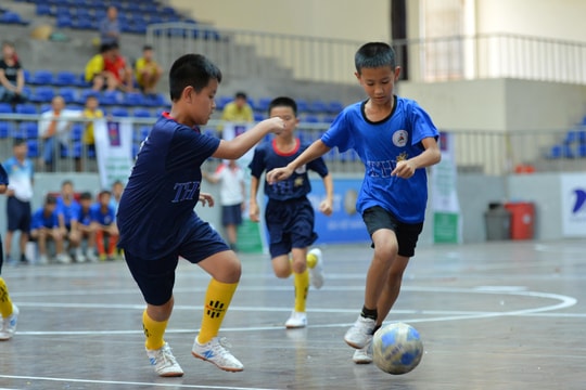 Nhi đồng Đô Lương xuất sắc đi tiếp sau khi nhất bảng E bằng 3 trận toàn thắng