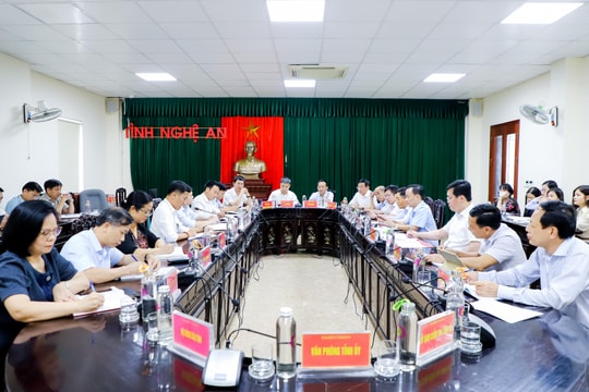 Chủ tịch UBND tỉnh Nguyễn Đức Trung tiếp công dân định kỳ tháng 6/2022