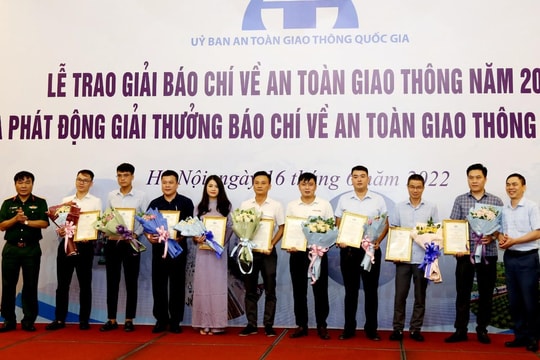 Báo Nghệ An đạt 2 giải Báo chí Toàn quốc tuyên truyền về an toàn giao thông