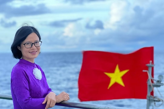 Chuyến đi đặc biệt của kiều bào ra thăm Trường Sa