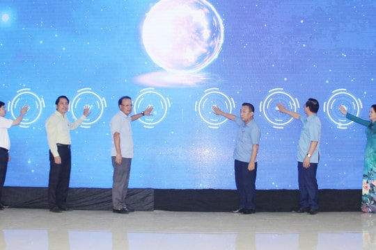 Khai trương hệ thống phản ánh tương tác trực tuyến giữa người dân và chính quyền ở Thanh Chương