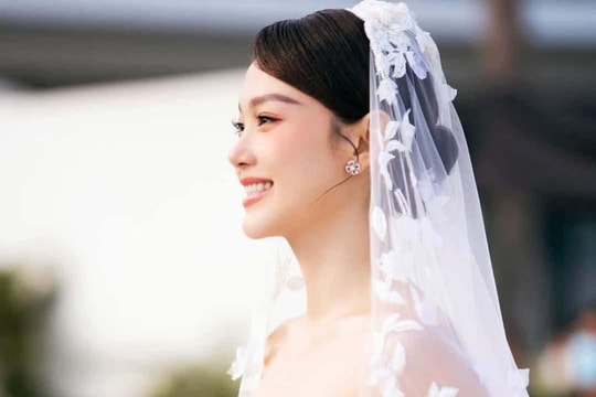 Lộ diện ông xã doanh nhân của ca sĩ Minh Hằng