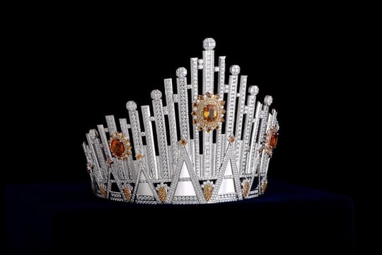Vương miện Hoa hậu Hoàn vũ Việt Nam đính hơn 2.000 viên kim cương
