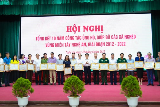 Nâng cao hơn nữa hiệu quả ủng hộ giúp đỡ các xã nghèo