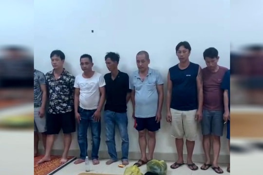 Nghệ An: Phá ổ nhóm đánh bạc bằng hình thức 'xóc đĩa' tinh vi