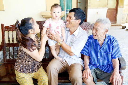 Niềm vui, hạnh phúc hiếm có trong hai gia đình ‘tứ đại đồng đường’ ở Nghệ An 