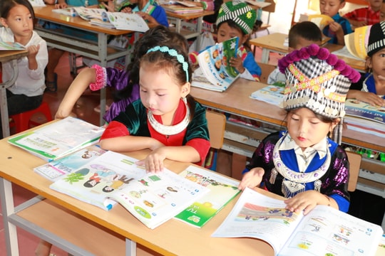 Bộ Giáo dục - Đào tạo đề xuất mua sách giáo khoa bằng ngân sách và đưa vào thư viện để sử dụng nhiều lần