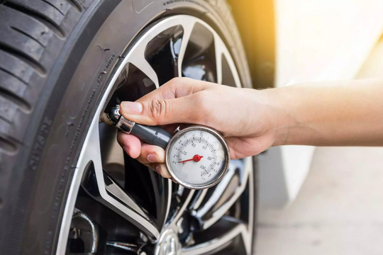 Bảo vệ xe mùa nắng nóng cần chú ý điều gì? 