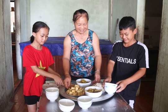 Thân thương bữa cơm gia đình xứ Nghệ