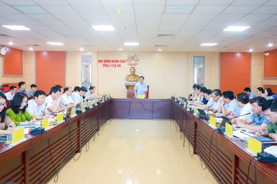 Thường trực HĐND tỉnh Nghệ An thẩm tra các báo cáo, dự thảo nghị quyết trình Kỳ họp thứ 7