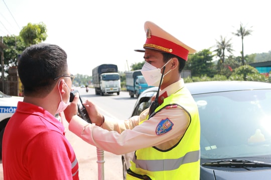 Nghệ An: 10 ngày phát hiện, xử lý 157 lái xe vi phạm nồng độ cồn