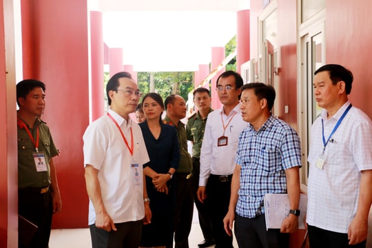 Thứ trưởng Bộ Giáo dục và Đào tạo kiểm tra công tác chuẩn bị thi tốt nghiệp THPT tại Nghệ An