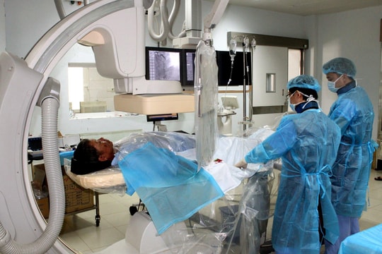 Bệnh viện Hữu nghị Đa khoa Nghệ An thực hiện thành công kỹ thuật đặt Stent Graft đầu tiên điều trị phình động mạch chủ