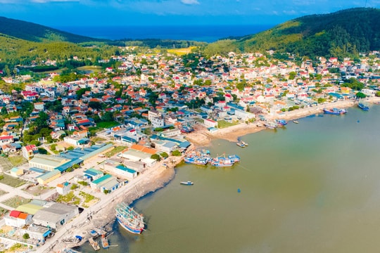 Ban Thường vụ Tỉnh ủy Nghệ An thông qua chủ trương quy định một số cơ chế, chính sách đặc thù hỗ trợ thị xã Hoàng Mai