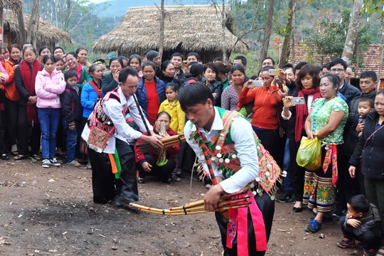 Khí nhạc của người Mông - Bài cuối: Âm nhạc gắn với vòng đời