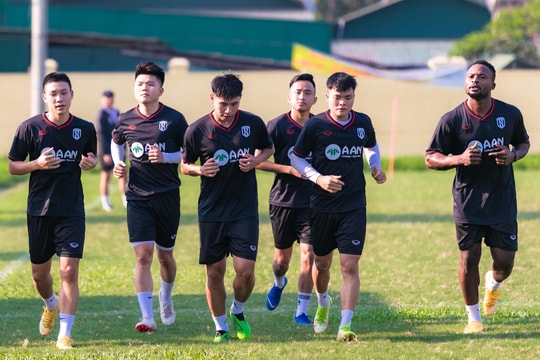 Sông Lam Nghệ An tích cực tập luyện trước thềm V.League 2022 
