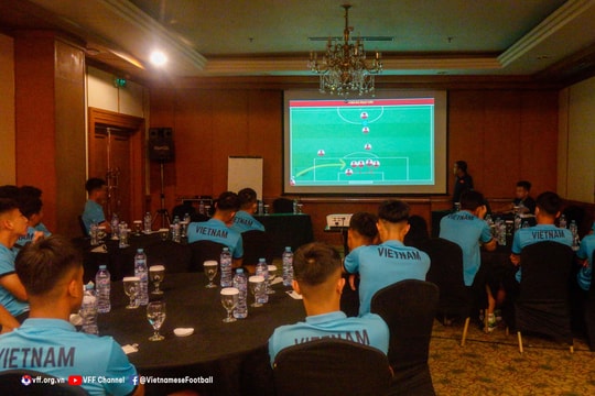 HLV Đinh Thế Nam chốt danh sách U19 Việt Nam đấu Indonesia