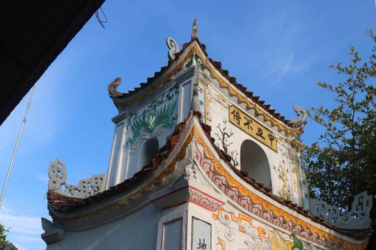 Khám phá nghệ thuật kiến trúc điêu khắc nhà thờ họ hàng trăm năm tuổi