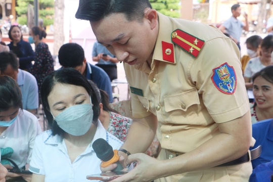 Tuyên truyền việc tích hợp thẻ Bảo hiểm y tế, Giấy phép lái xe lên căn cước công dân gắn chip