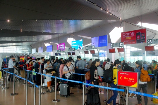 Lượng hành khách tại sân bay Vinh 6 tháng đầu năm 2022 vượt cả năm 2021